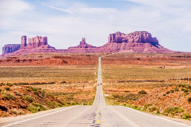 descending into Monument Valley at Utah Arizona border