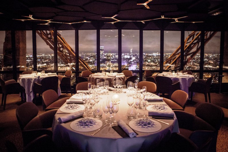 Jules-Verne-Restaurant