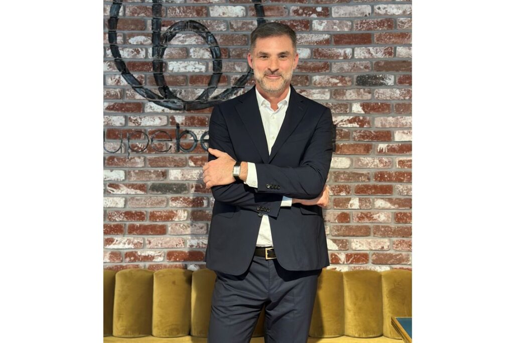 Lui-même ancien franchisé Léon Fish Brasserie, cet expert du financement de projets entrepreneuriaux, qui a longtemps exercé chez BNP Paribas avant de rejoindre CrediPro, aura pour mission d’accélérer la croissance des neuf enseignes du groupe et de structurer leur expansion en s’appuyant sur la force du réseau Bertrand Franchise. En poste depuis janvier 2025, Yann Micque a succédé à Naoual Mehrfour