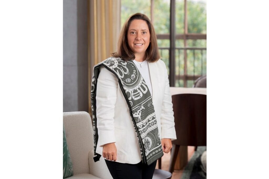 Spécialiste de l’hôtellerie internationale de luxe depuis 2009, cette Française polyglotte avait accompli l'essentiel de sa carrière chez Accor au sein de ses marques Raffles, Fairmont et Sofitel, menant des ouvertures d’hôtels, des repositionnements et des événements majeurs comme la Coupe du Monde de football et les Jeux Olympiques au Brésil. Marie Bérengère Chapoton succède à Edouard GrosMangin, qui avait piloté l'ouverture en 2021 du Rosewood São Paulo. avant d'être promu au sein de la chaîne américaine comme vice-président régional.