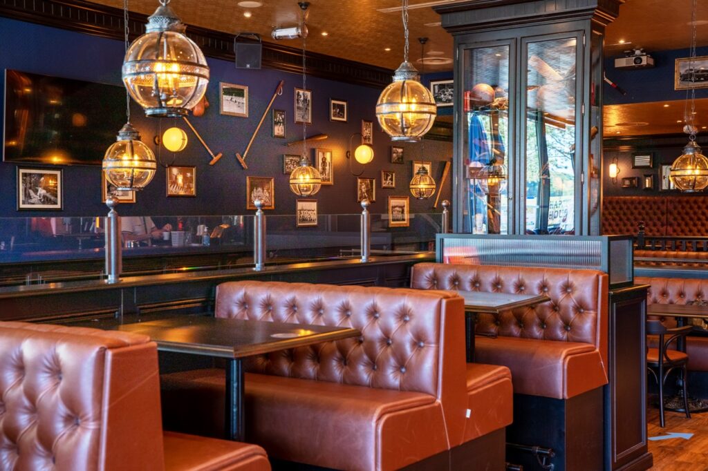 À quelques jours du salon Franchise Expo Paris 2026, du 14 au 16 mars, à Paris Porte de Versailles, avec la participation de plus de 150 enseignes de la branche H&R, la Fédération Française de la Franchise (FFF) dévoile les indicateurs 2025 clefs de la franchise. Tout secteur confondu, ce mode de gestion affiche une croissance de son chiffre d’affaires de +4,9 %, contre +2,5 % de croissance du chiffre d’affaires des entreprises à l’échelle nationale. Les trois secteurs de l'Hébergement Restauration les plus investis dans la franchise font encore mieux ! Revue de leurs performances.