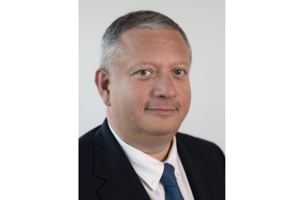 Accor annonce la nomination de Jean-Claude Balanos en qualité de Chief Operating Officer – Franchise France, pour les marques Premium, Milieu de Gamme et Economie. A ce poste, il aura pour priorités de renforcer la qualité opérationnelle, la création de valeur et la relation de long terme avec les partenaires franchisés, au cœur de la stratégie du groupe. Basé à Paris, Jean-Claude Balanos rejoint le comité de direction de Karelle Lamouche, directrice générale (CEO) Europe & Afrique du Nord pour les marques Premium, Milieu de Gamme et Economie Accor.