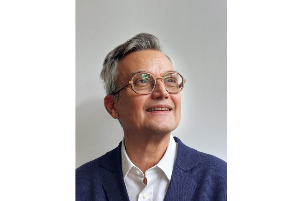 Le premier groupe d'hôteliers indépendants accélère son positionnement mutli-marques et multi-segments (sept réseaux ajourd'hui), avec la création d’un service premium confié à Olivier Maroubt. La collection, qui regroupe 350 établissements des marques Singuliers Hôtels et Demeures & Châteaux et depuis octobre 2025 Teritoria. Olivier Marouby aura pour mission de soutenir la croissance du segment, de recruter de nouvelles adresses haut de gamme et d'étendre leur maillage territorial.